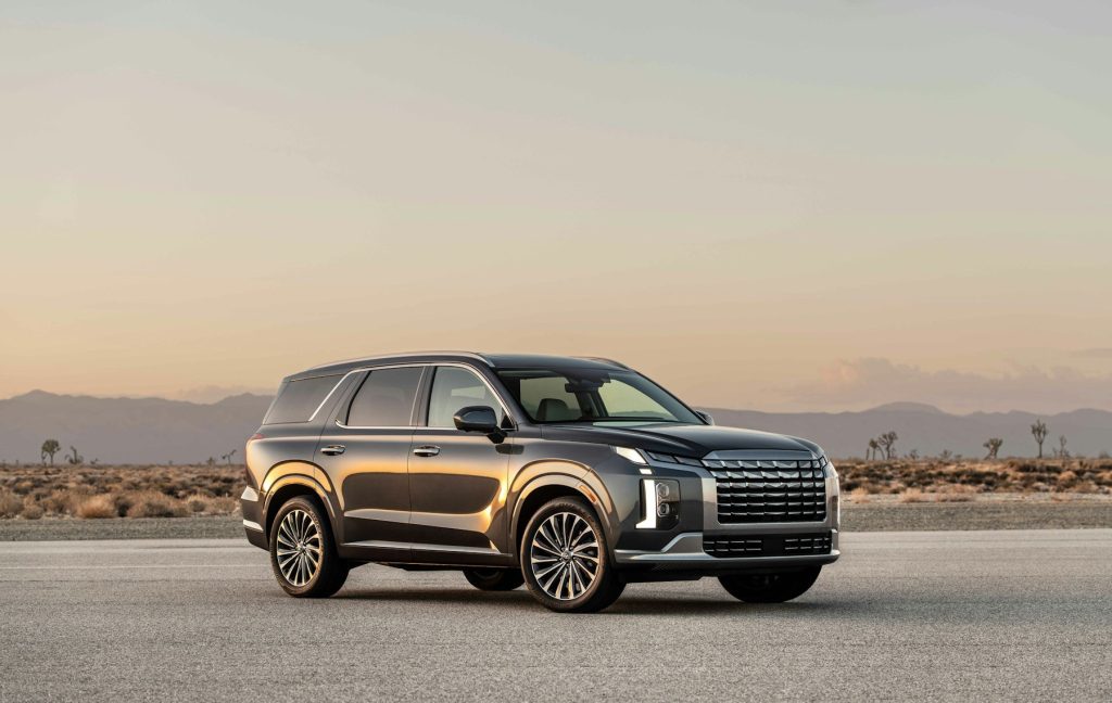 Luxury SUV (demo photo 1)